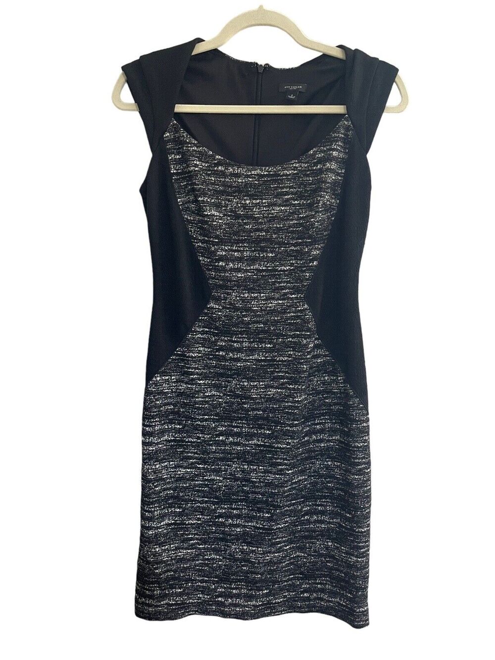 Ann Taylor Size 2 Dress Black White Slimming Design Comfort Stretch #7122